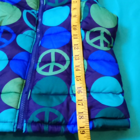 OLD NAVY PEACE MULTI COLORED GIRLS VEST. SIZE MEDIUM - Picture 6 of 8